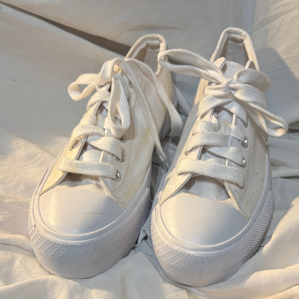 Women's  white Canvas Platform Sneakers